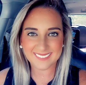 Meet your Posher, Lara